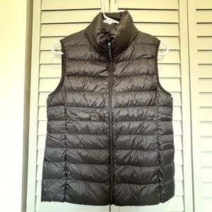 Women’s size medium puffer vest